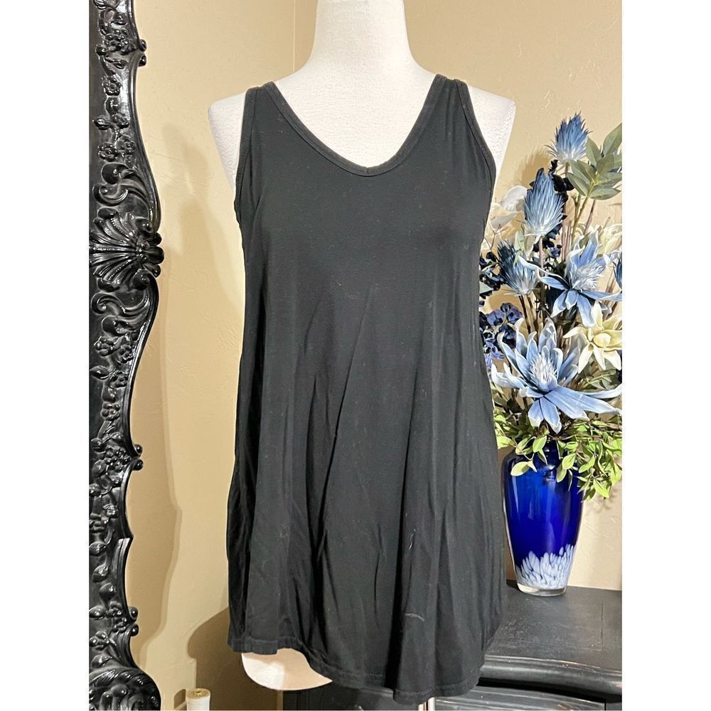 PIKO Sleeveless Black Knit Tank Top Size Medium